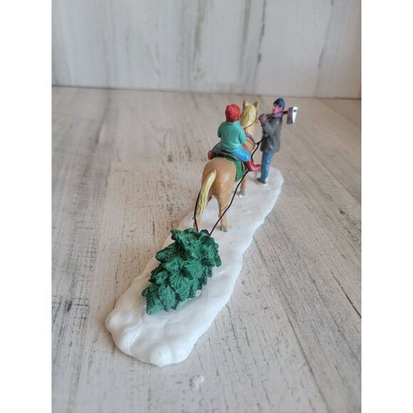 Dept 56 53214 Bringing our tree home Village accessory Xmas - Picture 5 of 6